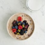 berries lover porridge makadamia